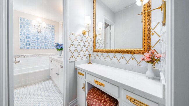 Building Photo - Burbank Wonder Years house