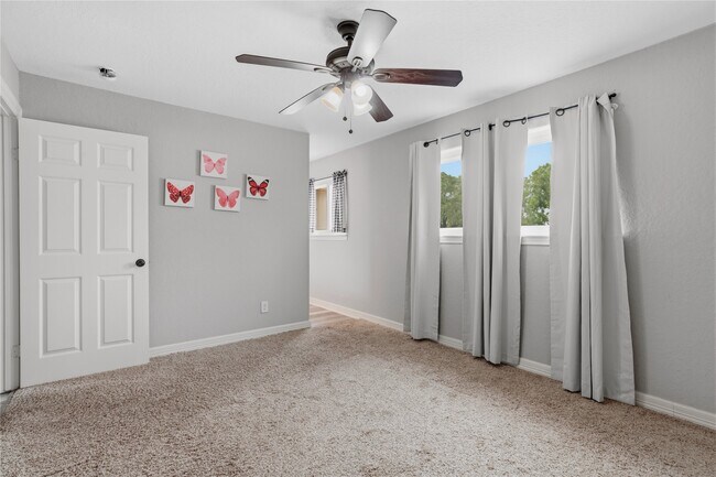 Building Photo - 2938 Camelot Ln