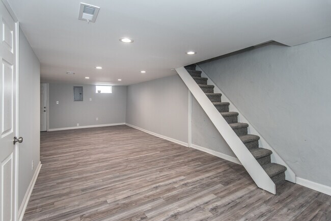 Building Photo - 1757 Brill St