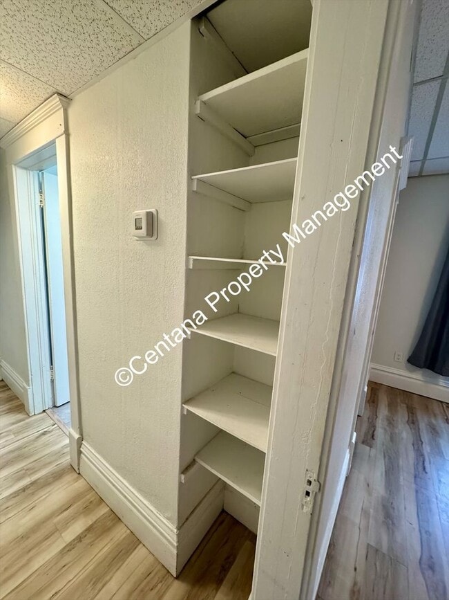 Building Photo - 722 S Montana St