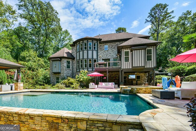 Building Photo - 2210 Spalding Dr