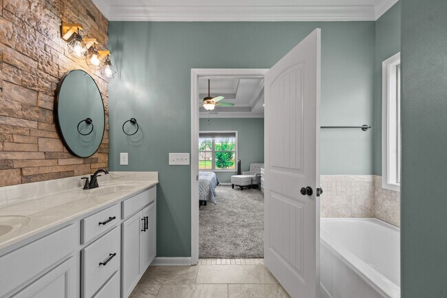 Building Photo - Beautiful Home in Summerfield Waiting to C...