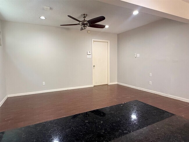 Building Photo - 11318 Briar Forest Dr