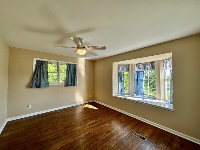 Building Photo - Charming 3 Bedroom/1.5 Bathroom Home in Norrisville, MD!