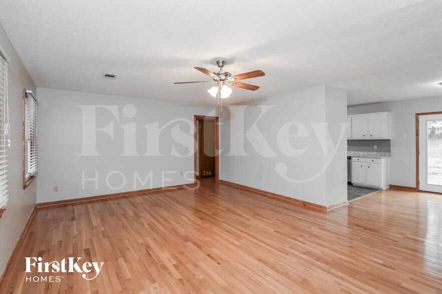 Building Photo - 72 Hickory Glen Way