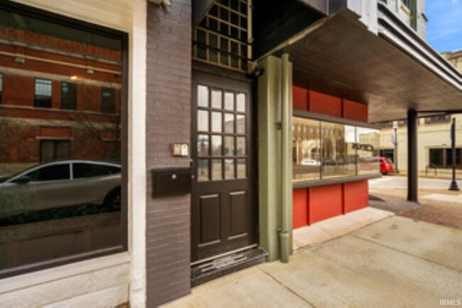 Primary Photo - 200 1/2 N Main St