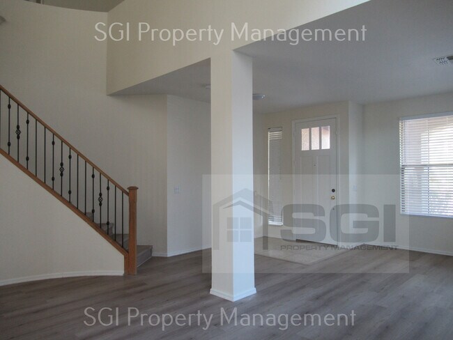 Building Photo - 3123 W Pleasant Ln