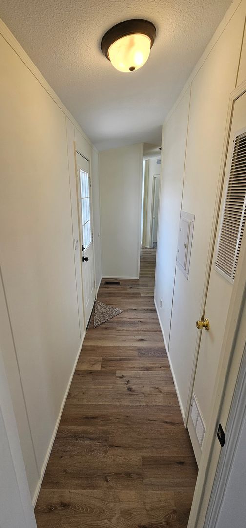 Building Photo - Fully Renovated 3Bd/2Ba Home in River Rock Fenced Yard Pet Friendly