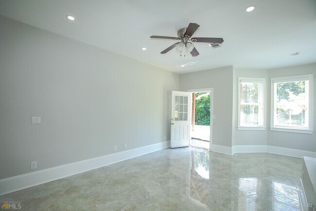Building Photo - 1660 Briergate Dr