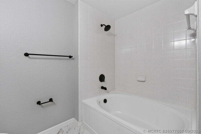 Building Photo - 3022 Alcazar Pl