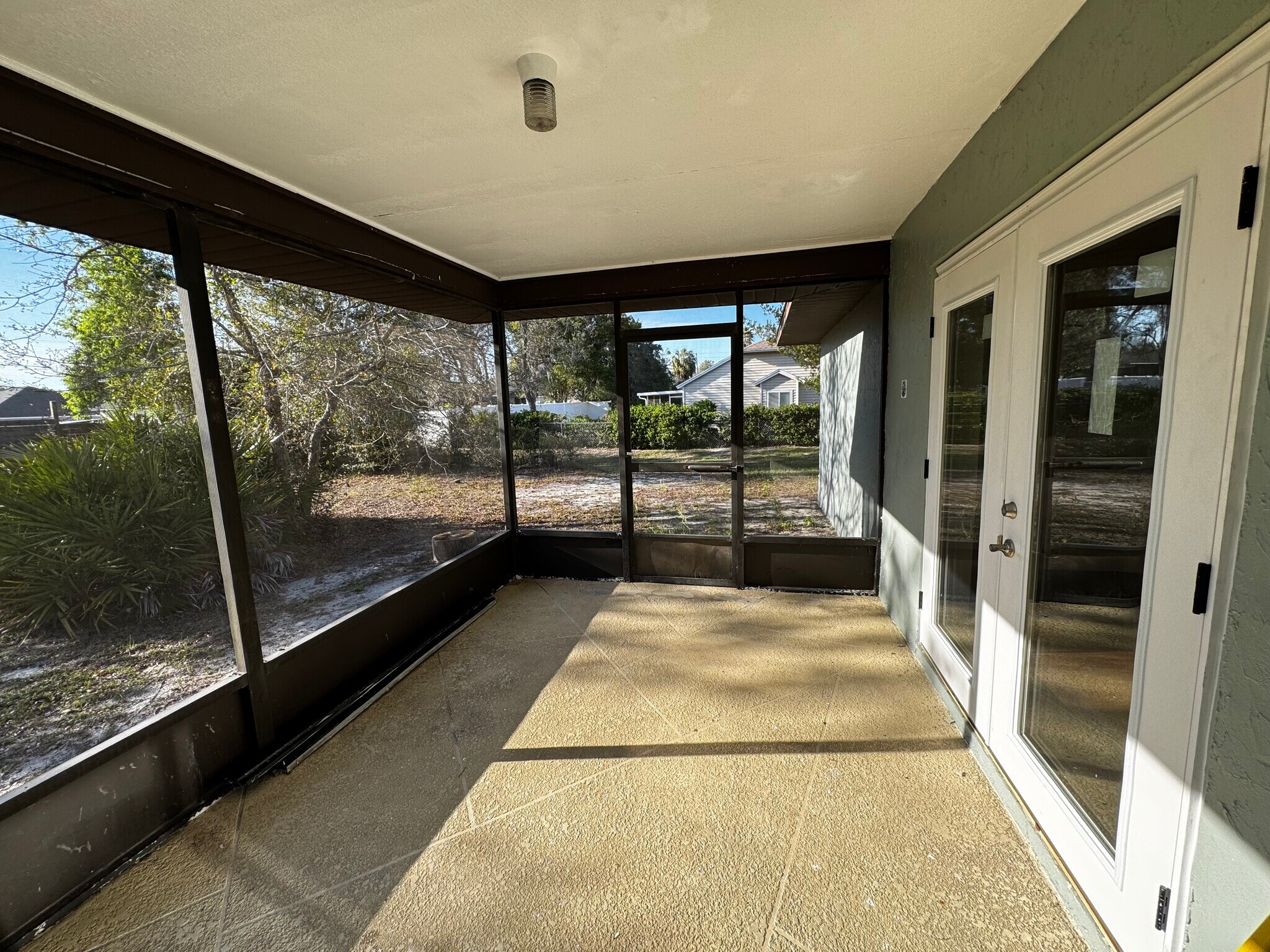 Building Photo - 1065 Altoona Ave