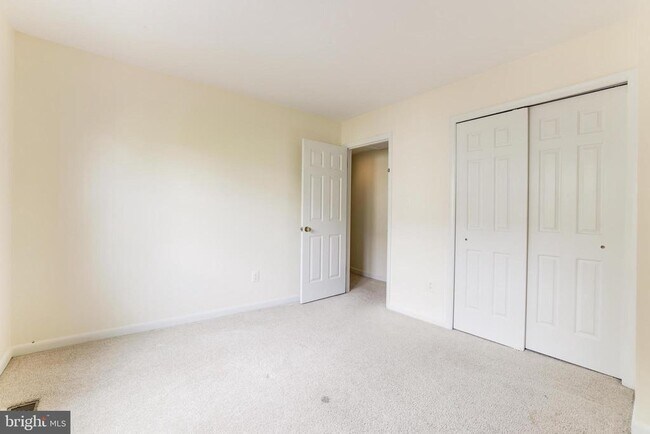 Building Photo - 8509 Jeffersonian Ct