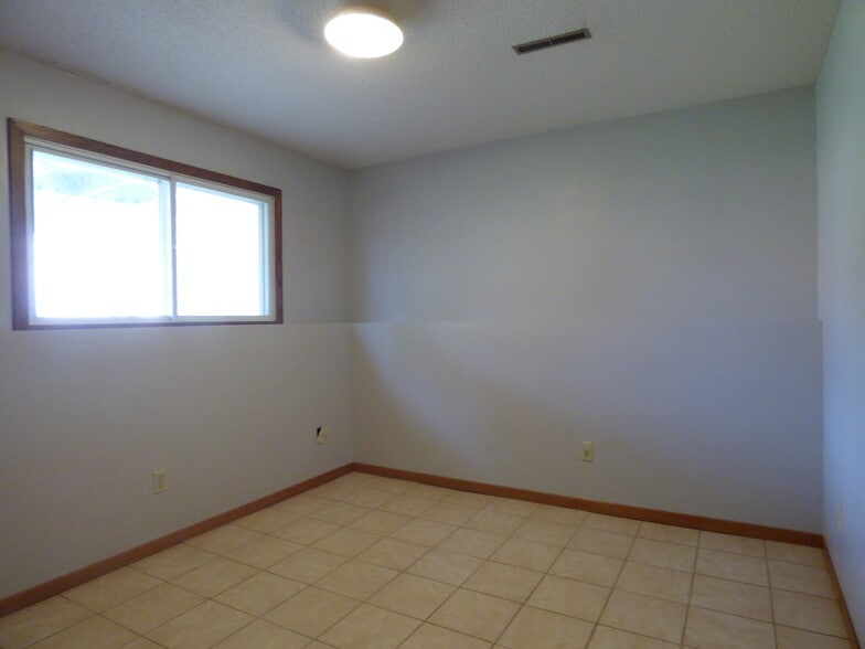 Building Photo - 1600 Commerce Dr