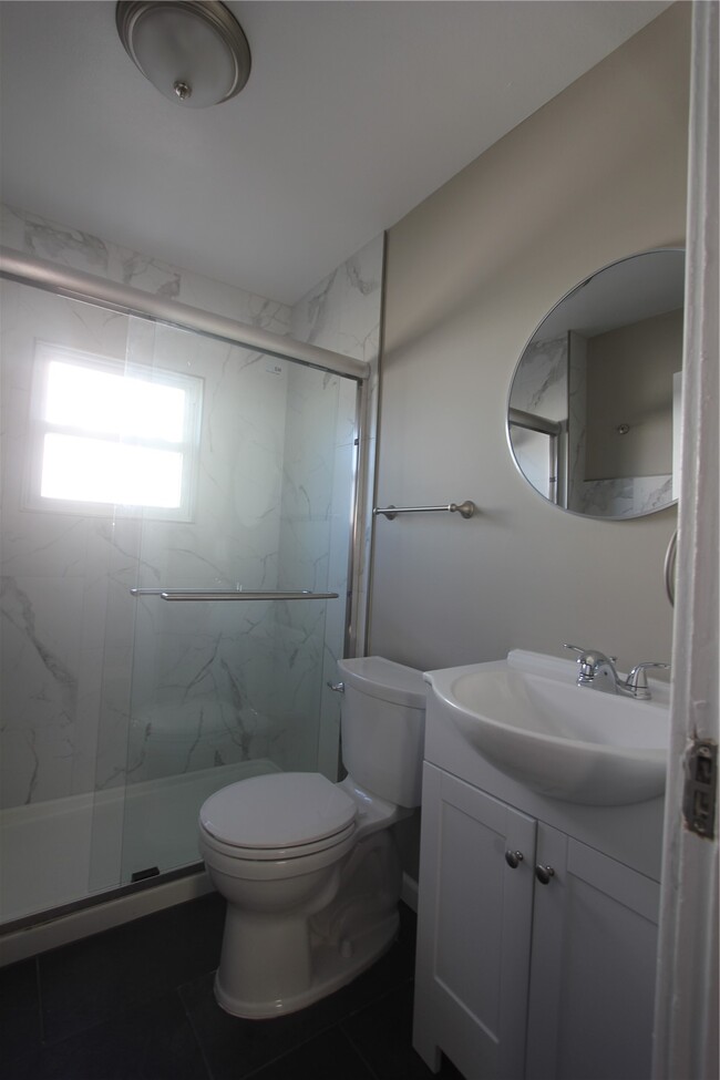 Building Photo - 1034 N Rock Hill Rd