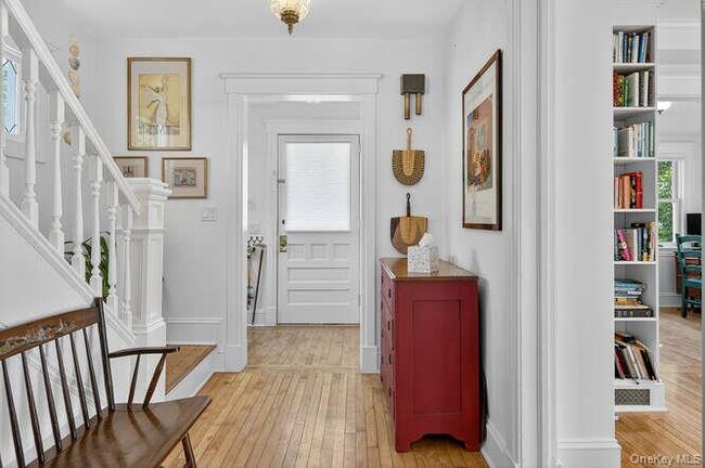 Building Photo - 25 Soundview Ave
