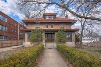 Building Photo - 712 E Armour Blvd