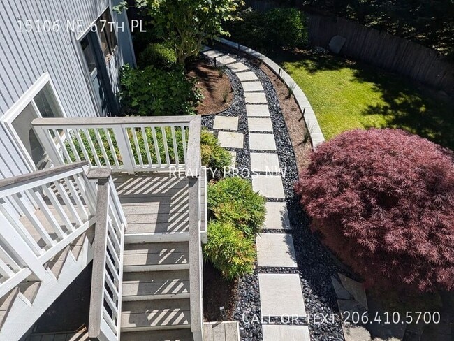 Building Photo - 15106 NE 67th Pl