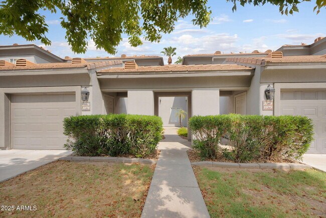 Building Photo - 7401 W Arrowhead Clubhouse Dr