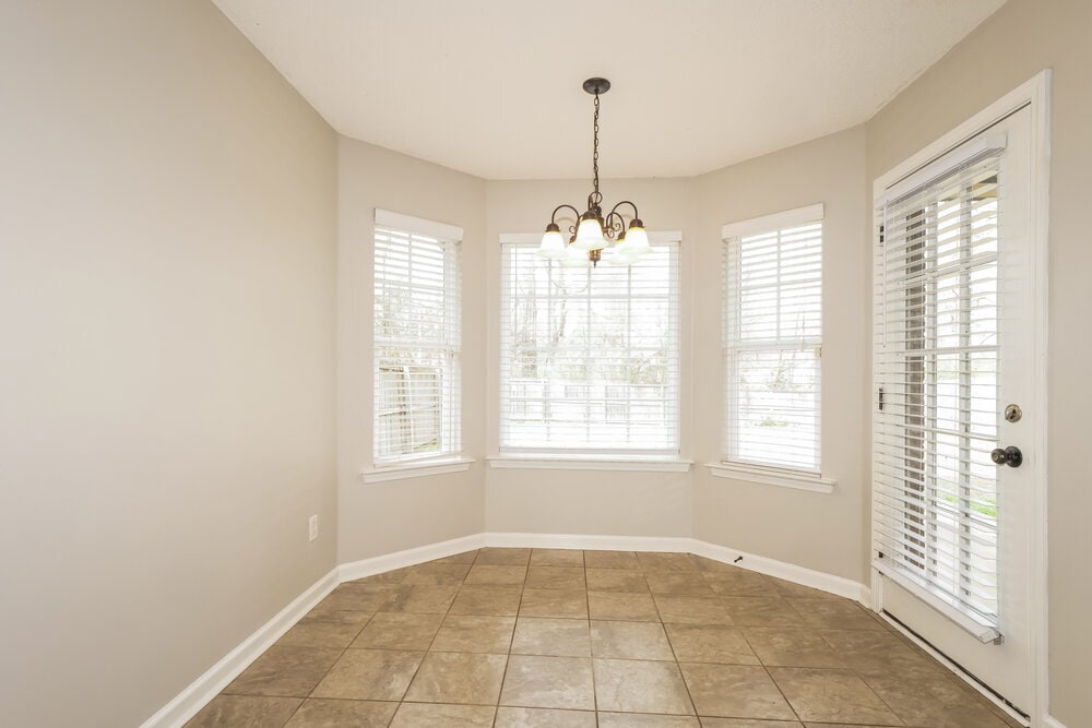 Building Photo - 7957 Gardendale Dr