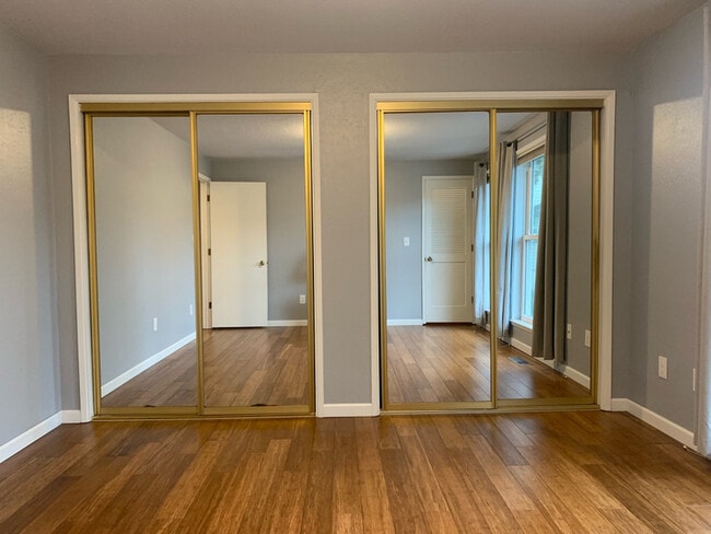 Building Photo - 319 Glenn St