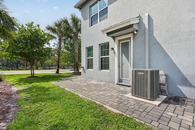 Building Photo - 1887 SE Ocean Cove Way