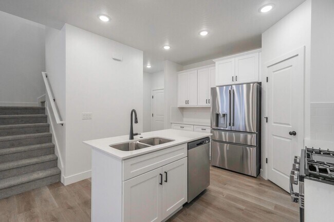 Building Photo - 907 Bright Rdg Ln