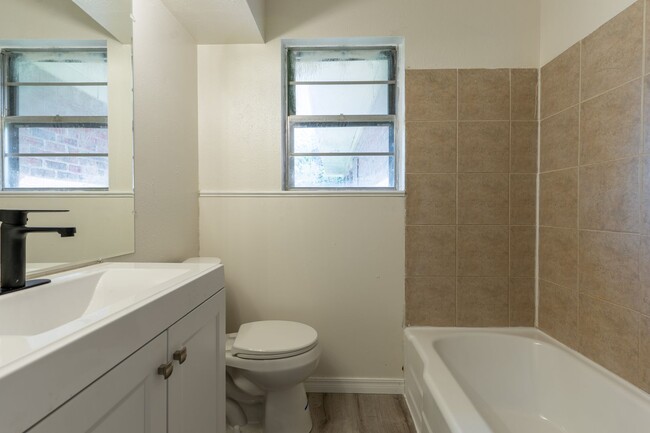 Building Photo - Oklahoma City Rent to Own!
