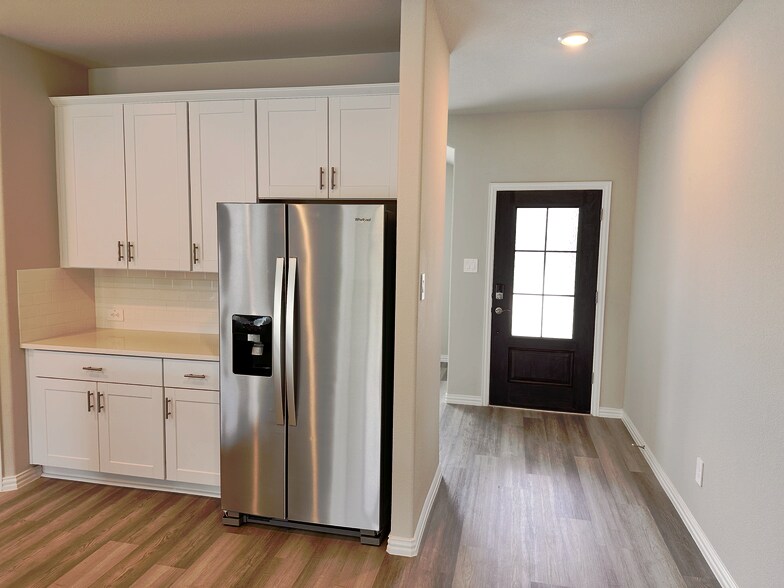 Building Photo - 2217 Dunbar Dr