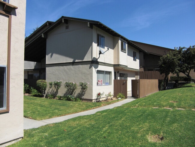 Building Photo - 1450 Melrose Ave
