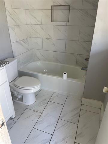 Building Photo - 402 S Pearl St