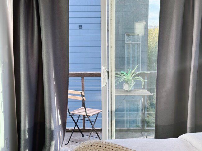 Building Photo - 1525 NW 60th St