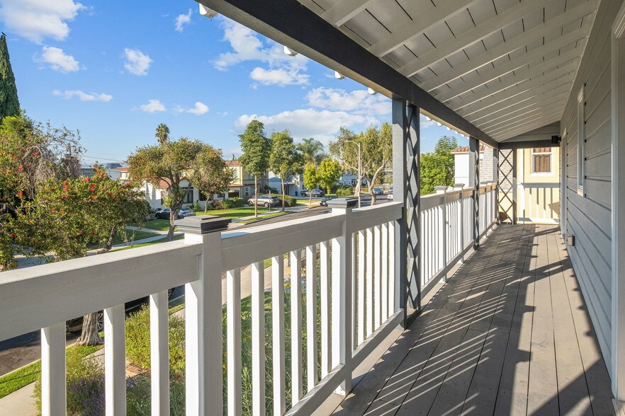 Building Photo - 1238 S Burnside Ave