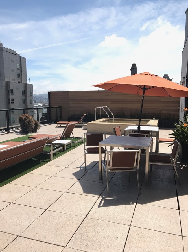 Building Photo - Mint Plaza Loft - Roof Deck & Pet Friendly...