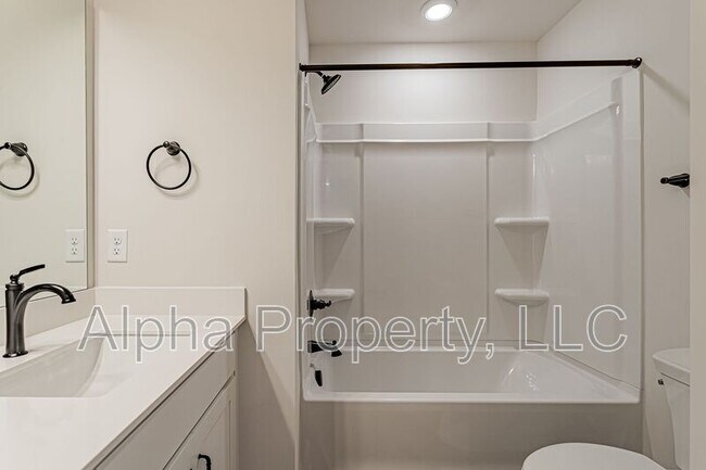 Building Photo - 451 Hazelcote Rd