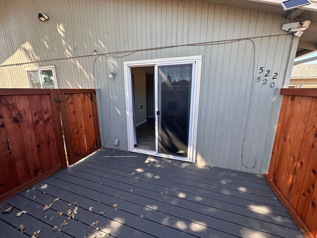Building Photo - 520-522 N 38th Pl