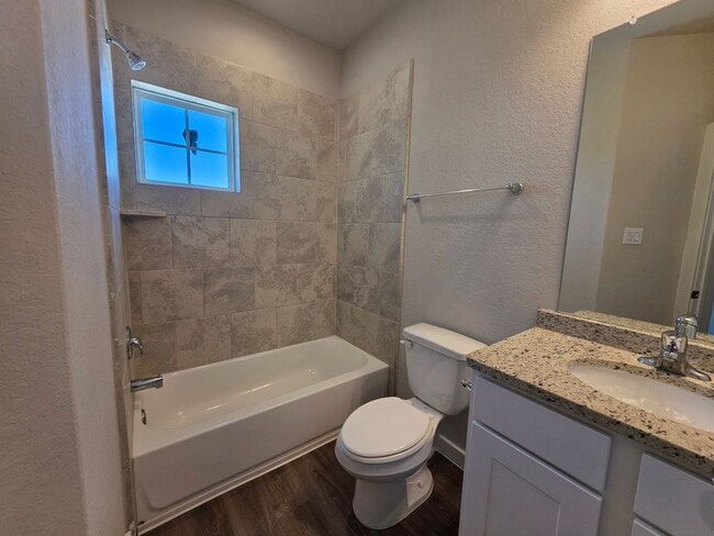 Building Photo - Townhome for Rent