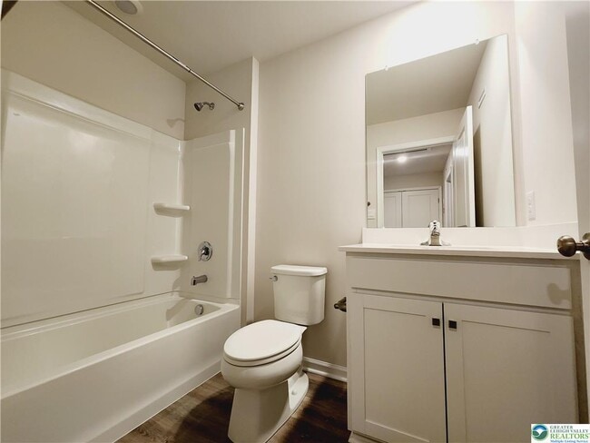 Building Photo - 1266 Susan Cir