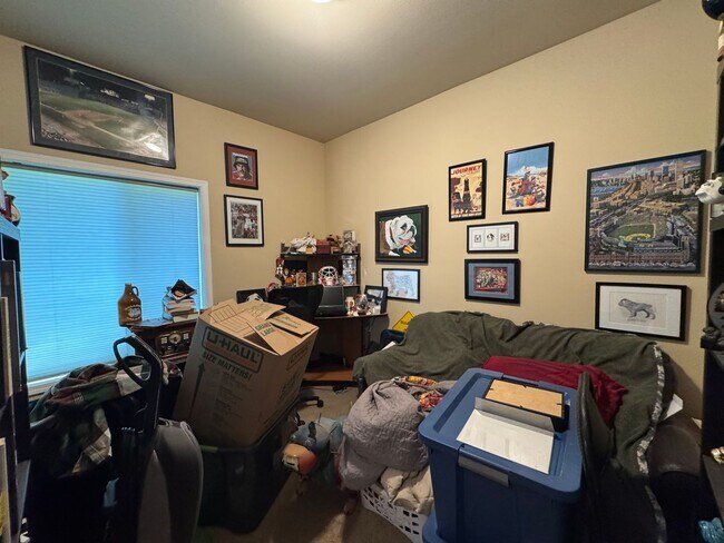 Building Photo - 3 Bedroom, 3 Bathroom House - Walking distance to the beach