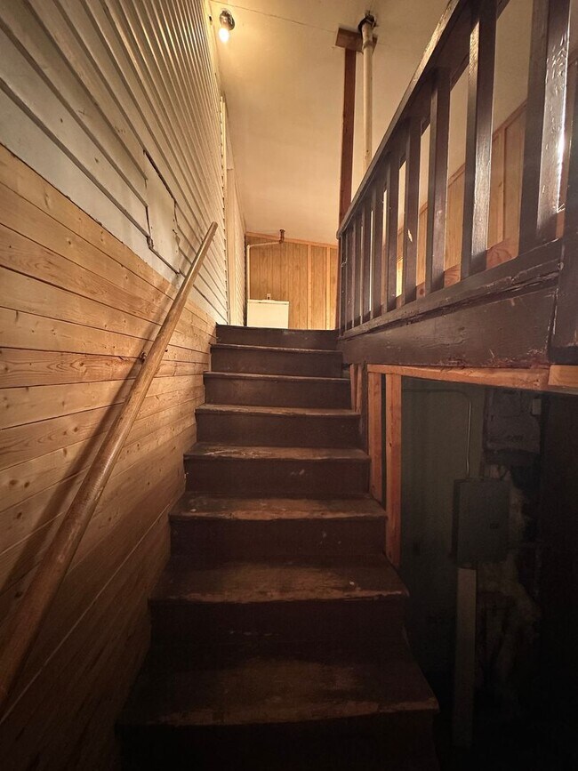 Building Photo - 303 Weston Ave