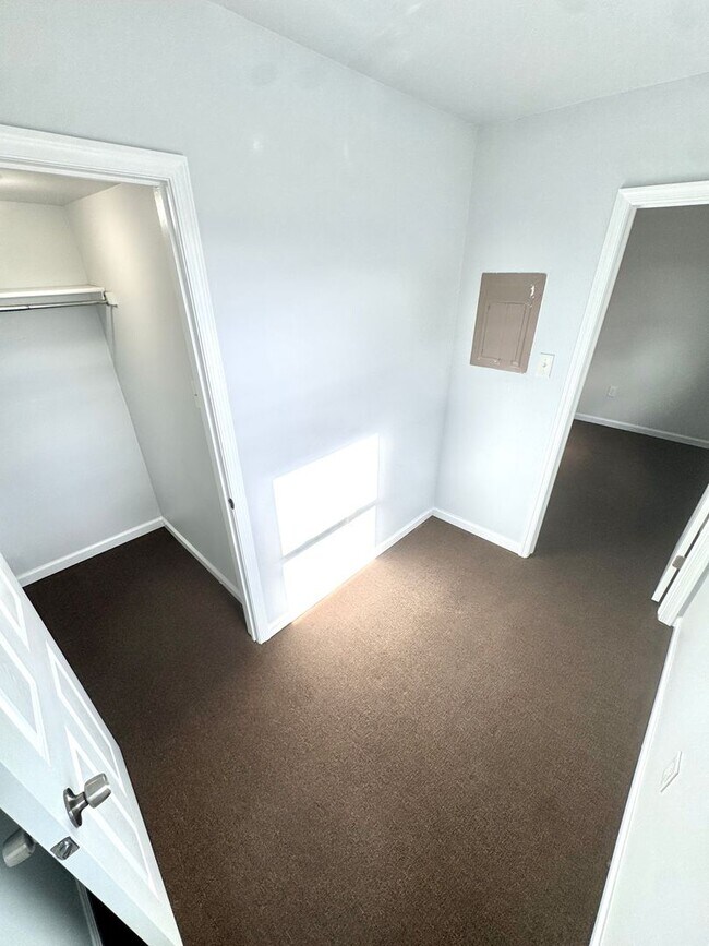 Building Photo - 1139 Spring Garden St