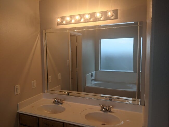 Building Photo - 21522 Skyla Cir