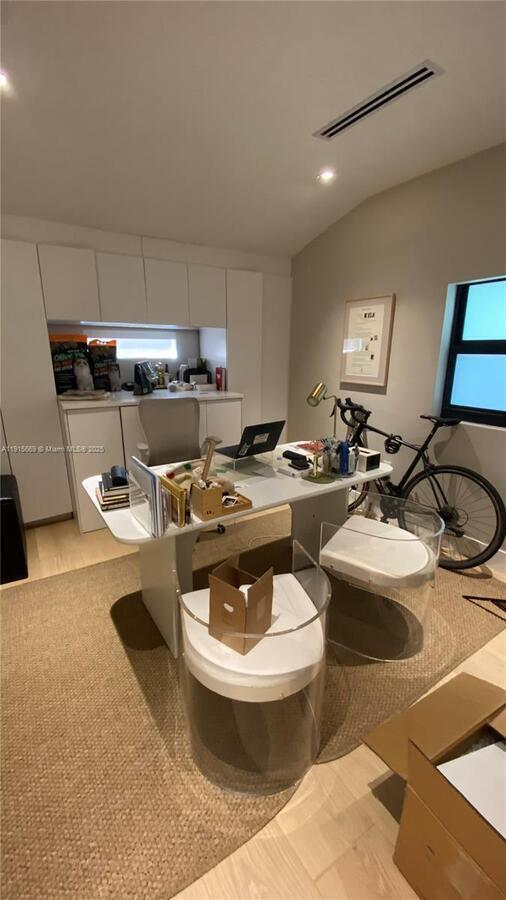 Building Photo - 1277 SW 19th St