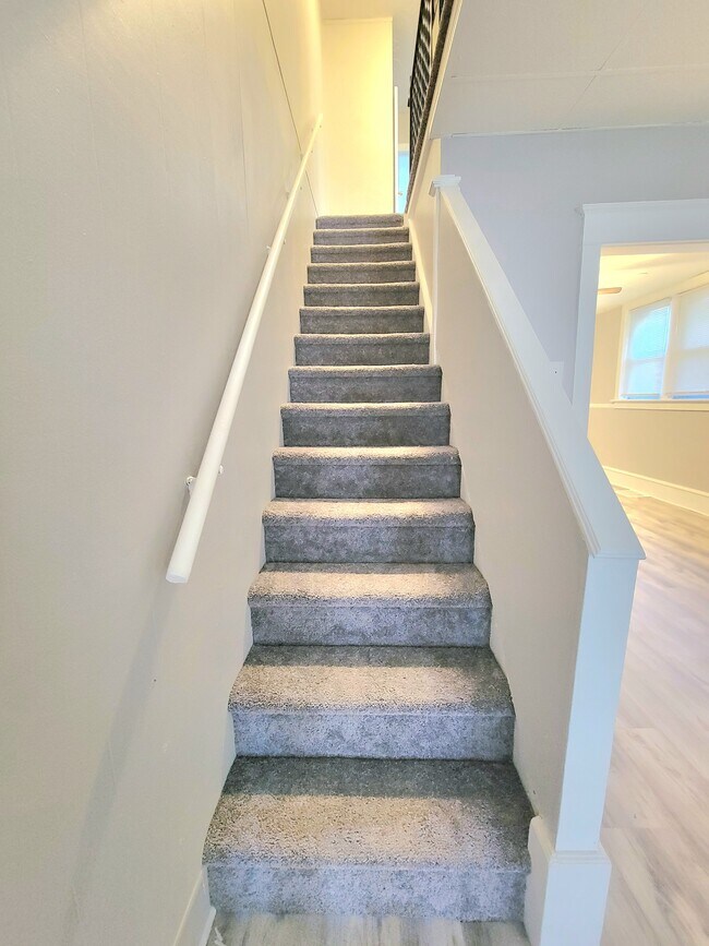 Building Photo - 602 Powell St