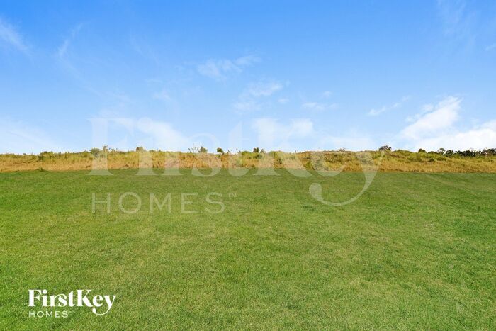 Building Photo - 353 Willowbrooke Way