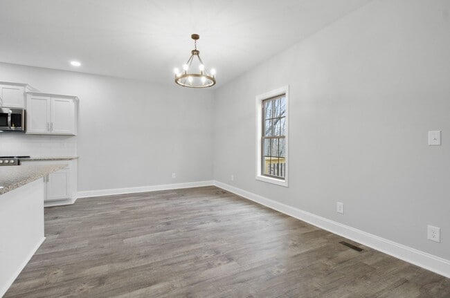 Building Photo - 2125 Powell Rd