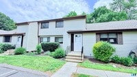 Building Photo - 6 Oak Forest Dr