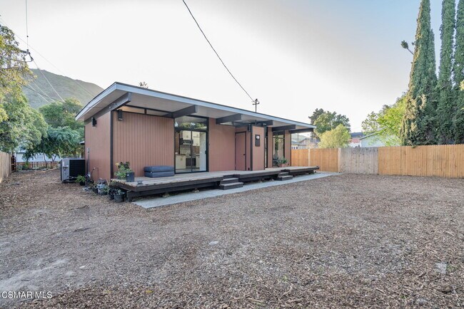 Building Photo - 1411 Ojai Rd
