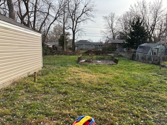 Building Photo - “Move-In Ready 2-Bedroom with Expansive Yard”