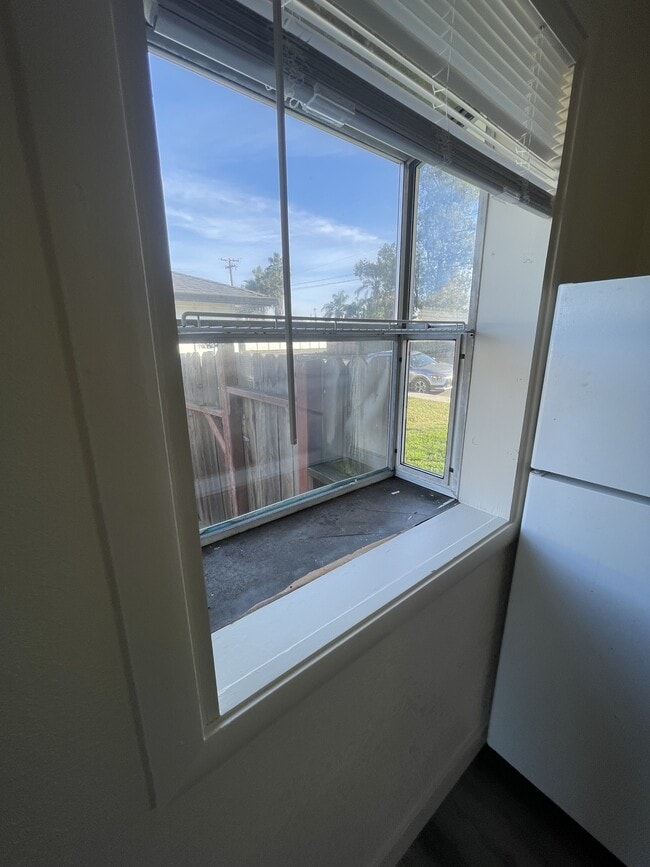 Building Photo - 1215 Whyler Rd