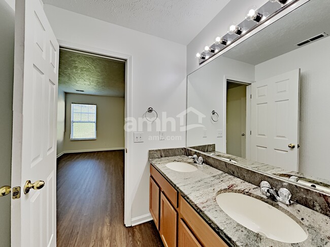 Building Photo - 4804 Irving Ln